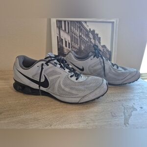 Nike Men's Gray Running Shoes